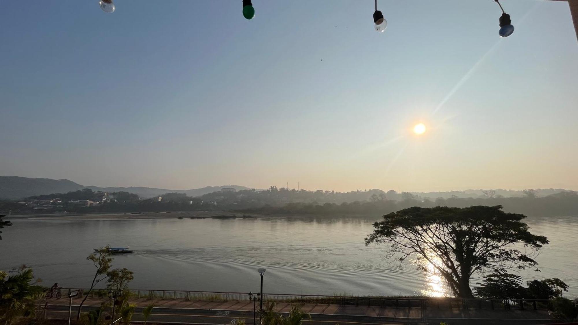Day Waterfront Hotel Chiang Khong Eksteriør bilde