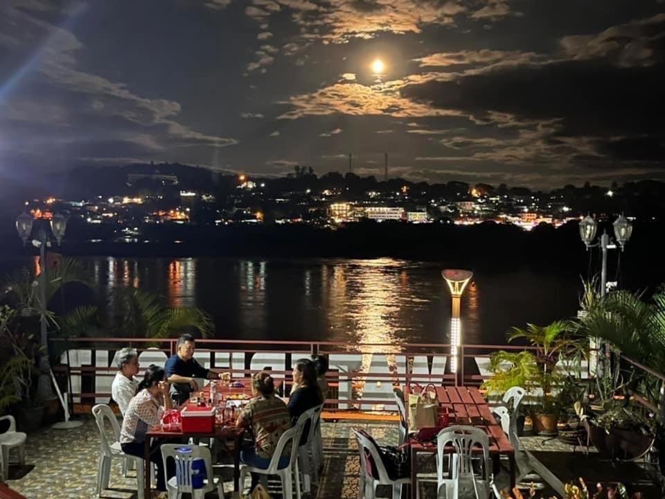 Day Waterfront Hotel Chiang Khong Eksteriør bilde