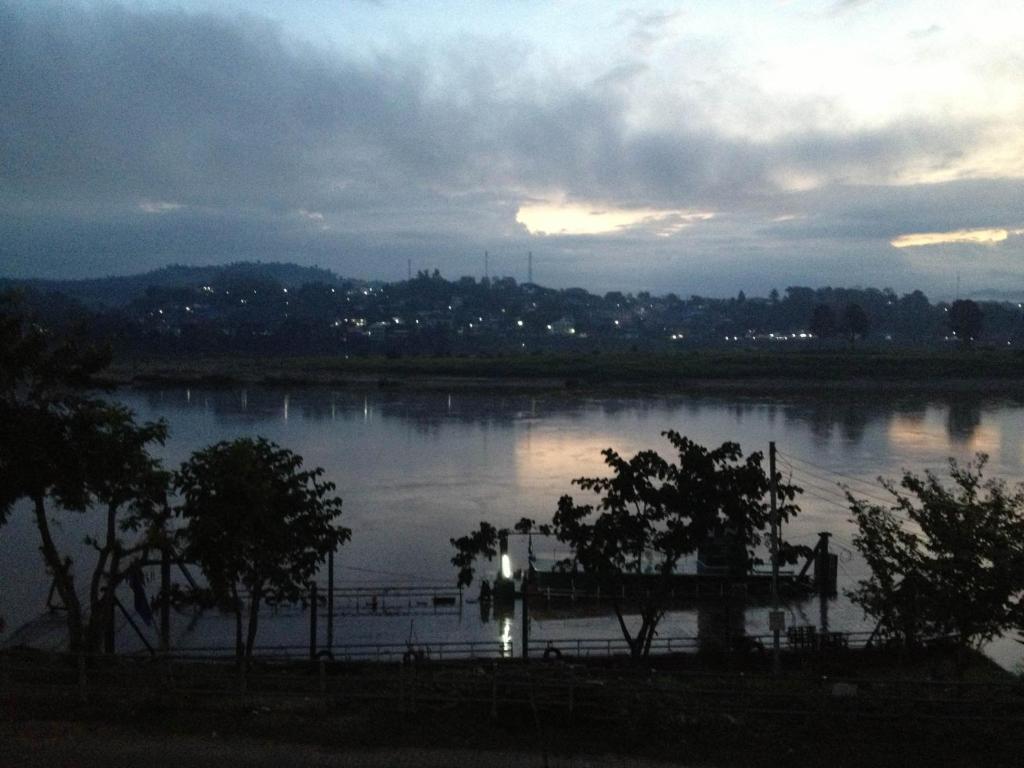 Day Waterfront Hotel Chiang Khong Eksteriør bilde